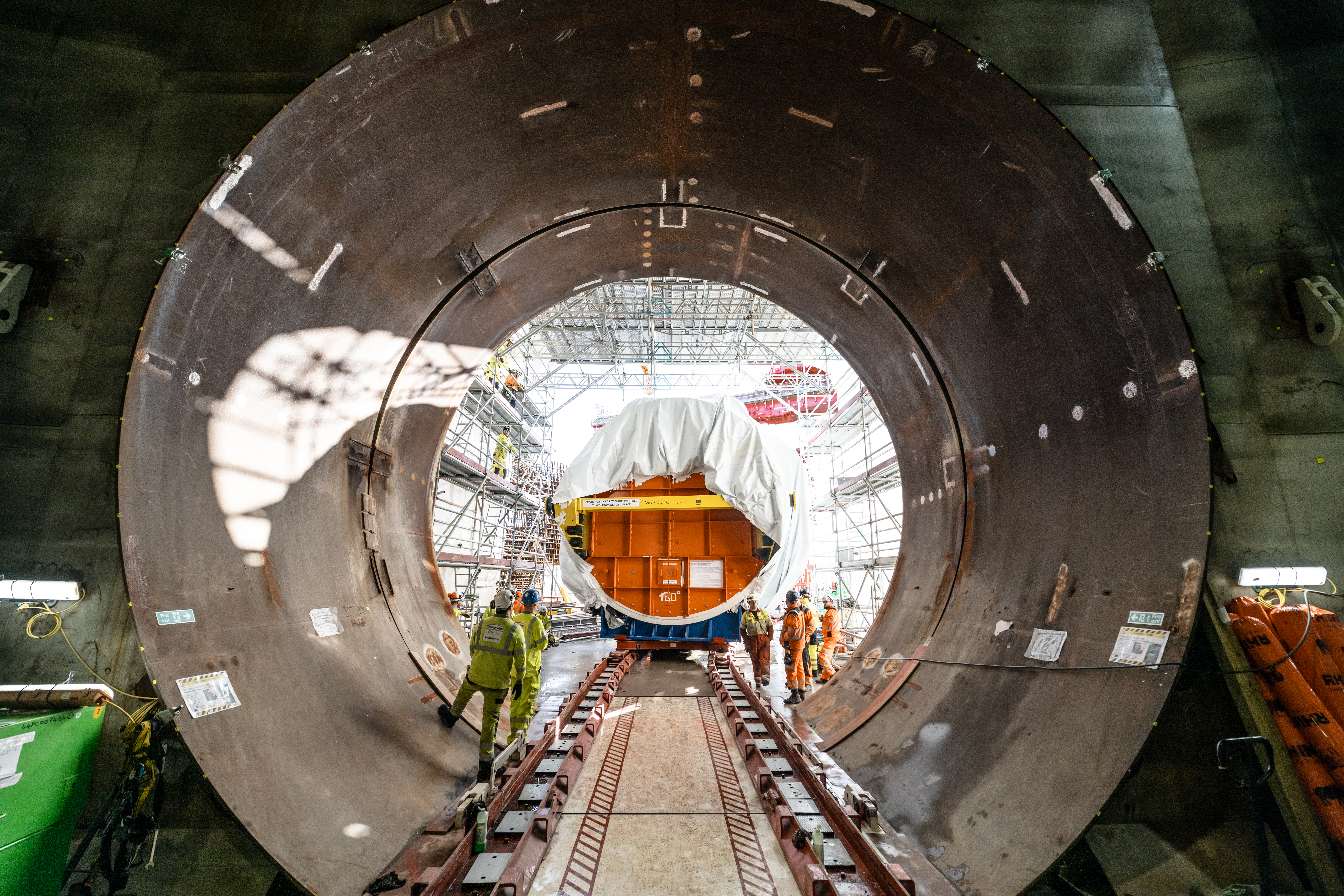 The reactor pressure vessel was transported via rails into reactor building via equipment hatch at the +19.5m level.
