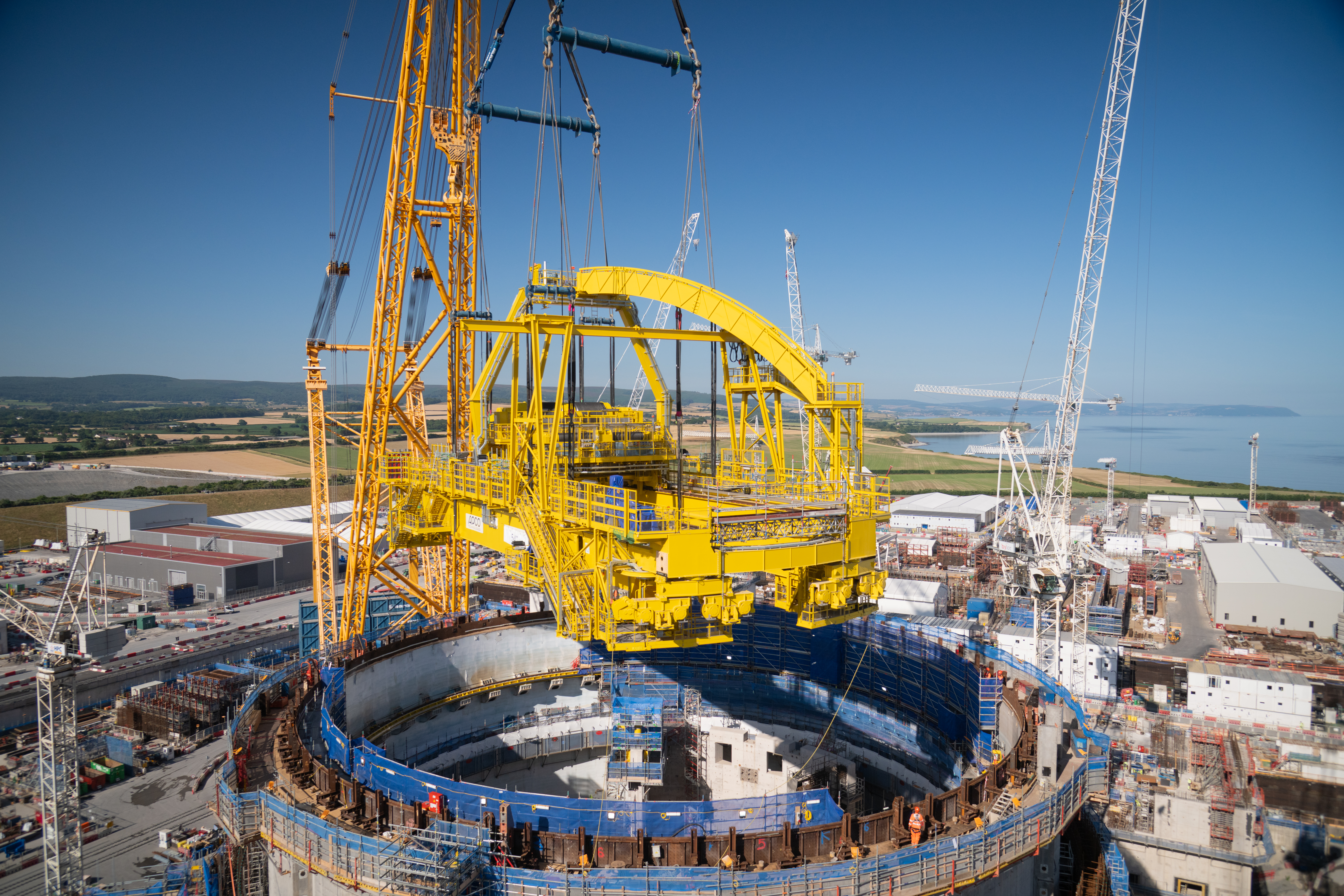 Thanks to experience from Unit 1, the second "polar" crane was built 40% faster.