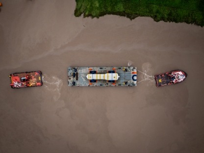 First Steam Generator travelling to Combwich Wharf