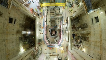 Drop into Unit 1 Reactor pool