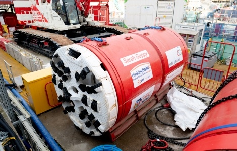 tunnel boring machine