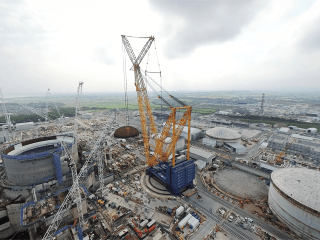 Image of Big Carl crane on the Hinkley Point C site