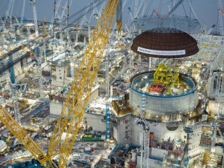 Big Carl’s spectacular dome lift caps the year 