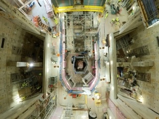 Drop into Unit 1 Reactor pool