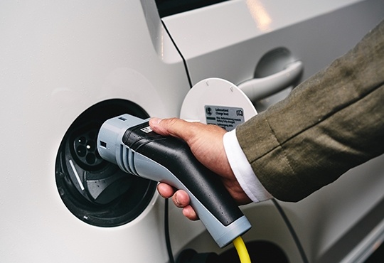 charging an electric vehicle