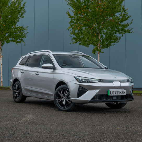 Side view of MG 5 in silver 